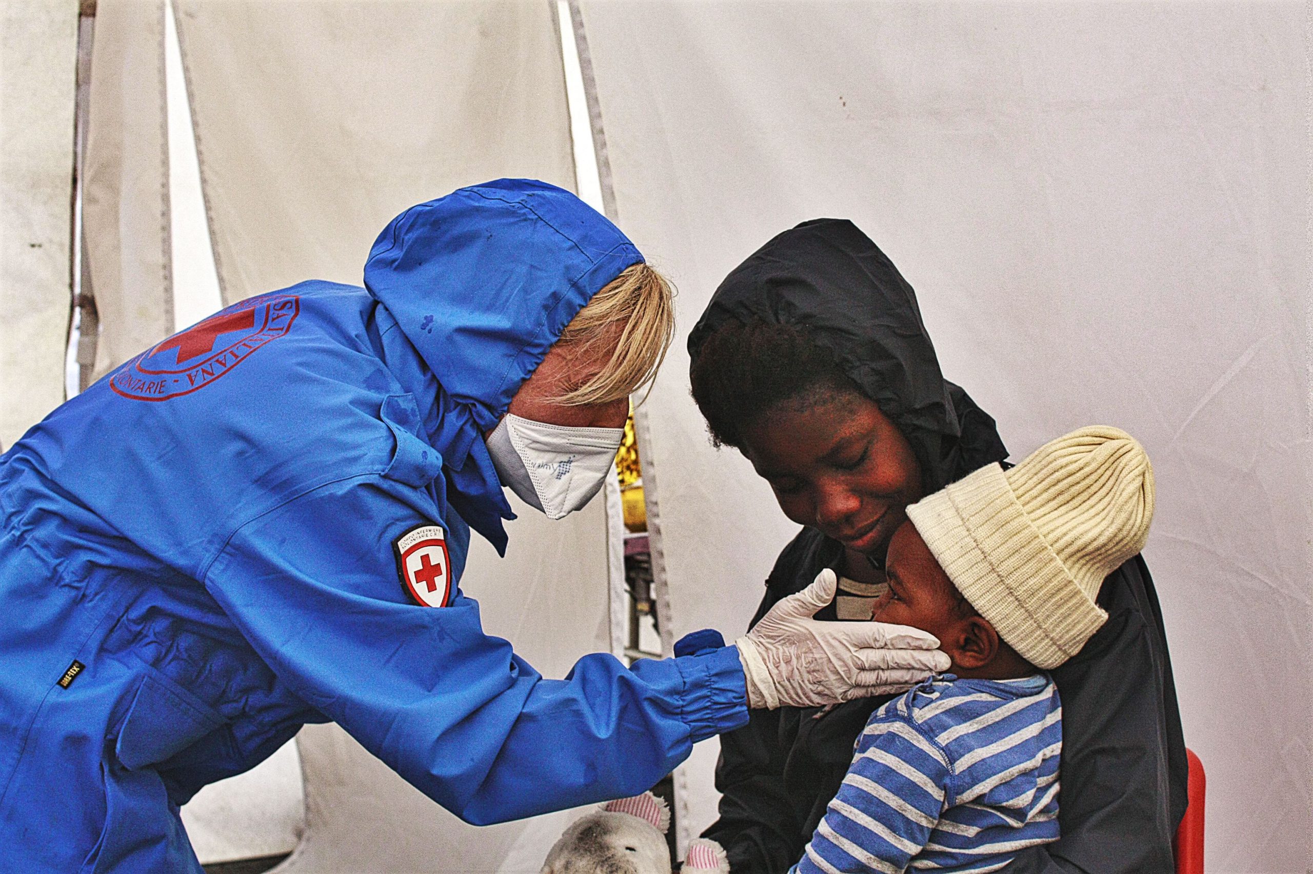 Mum and kid Migrants and Refugees
